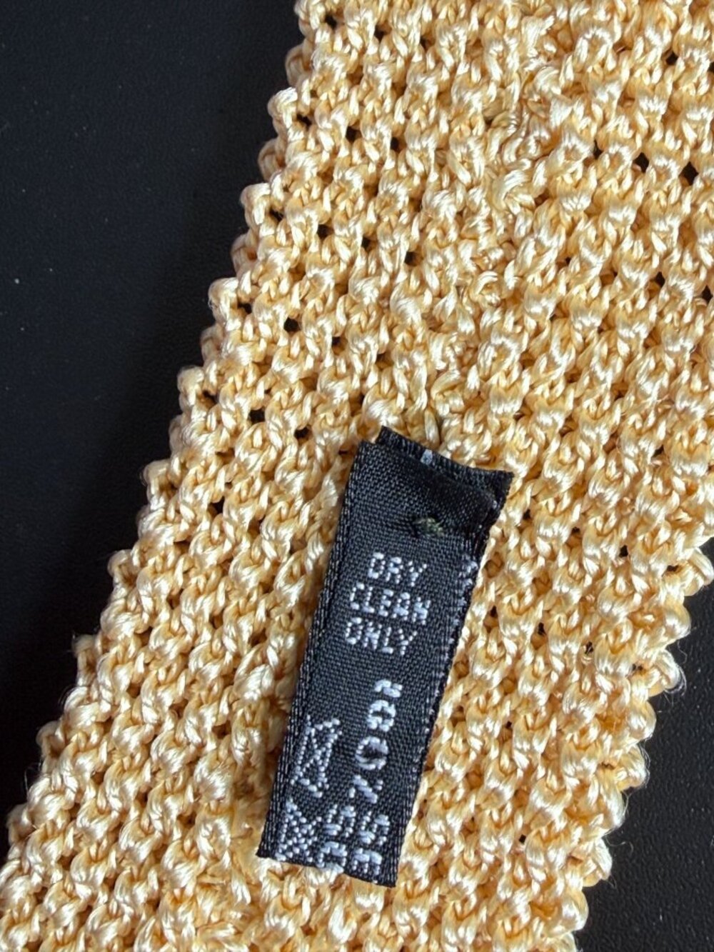 Biella G. Vasta Collezioni Silk Knit Tie Italy in Pale Yellow with Red Dots - Picture 3 of 7